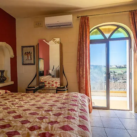 펜션 3 Bedroom Holiday With Large Private Pool And Views 쇼키아