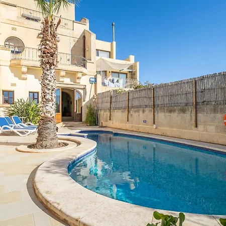 3 Bedroom Holiday With Large Private Pool And Views 펜션