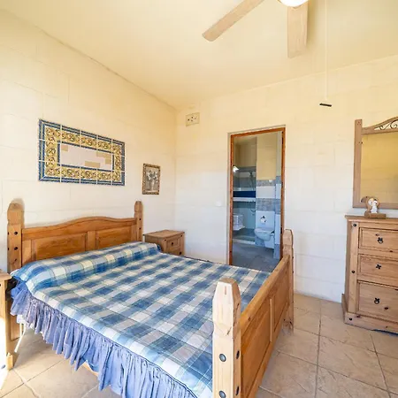3 Bedroom Holiday With Large Private Pool And Views بيت للعطل