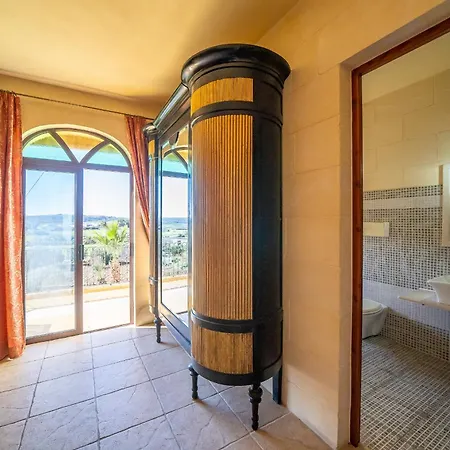 3 Bedroom Holiday With Large Private Pool And Views بيت للعطل Xewkija