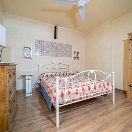 3 Bedroom Holiday With Large Private Pool And Views